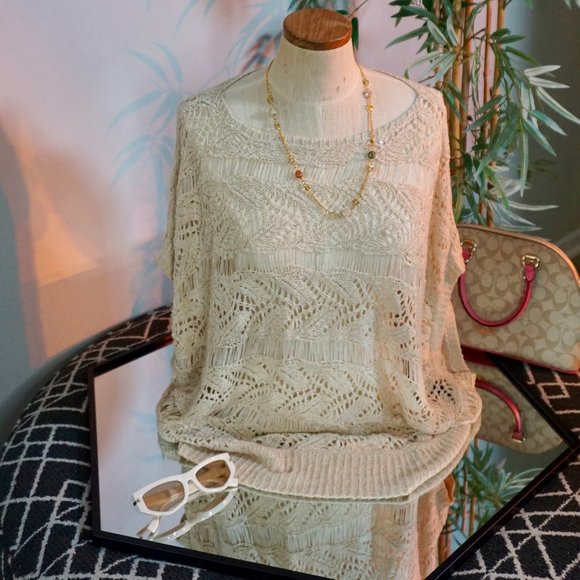 VERTIGO BLOUSE ,COLOR BEIGE ,SIXE XL (PREOWNED) - Picture 3 of 8